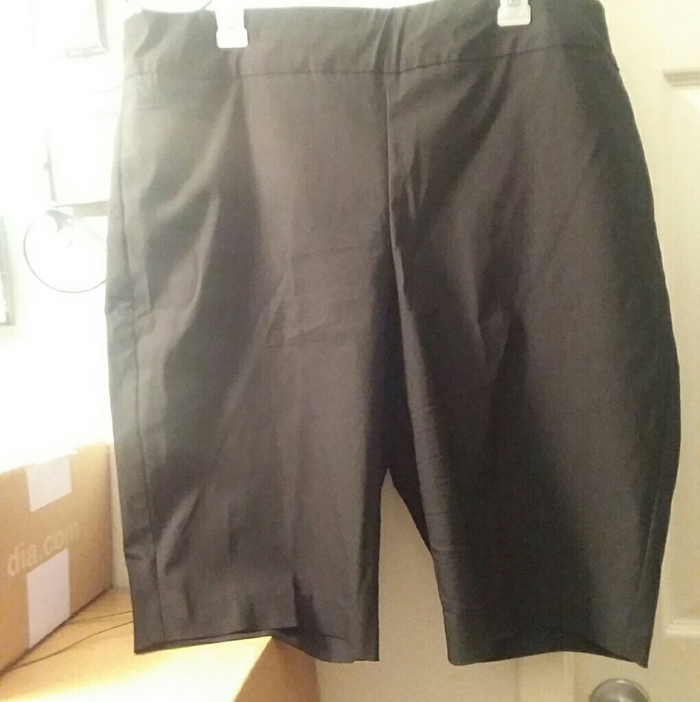 Woman's cropped shorts